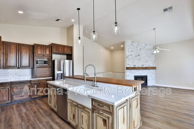 Foto del edificio - 4601 E Scott Ave