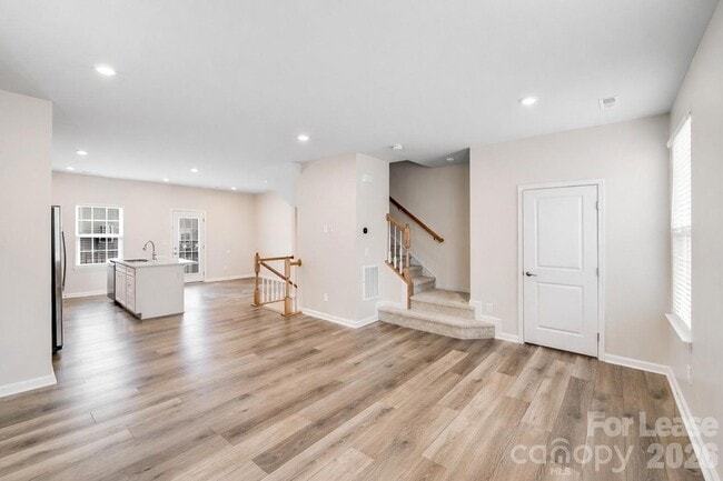 Foto del edificio - 2303 Autumn Olive Ln