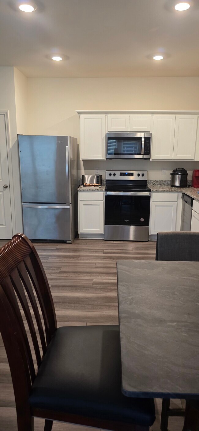 Kitchen 2 - 1044 Paddington Dr
