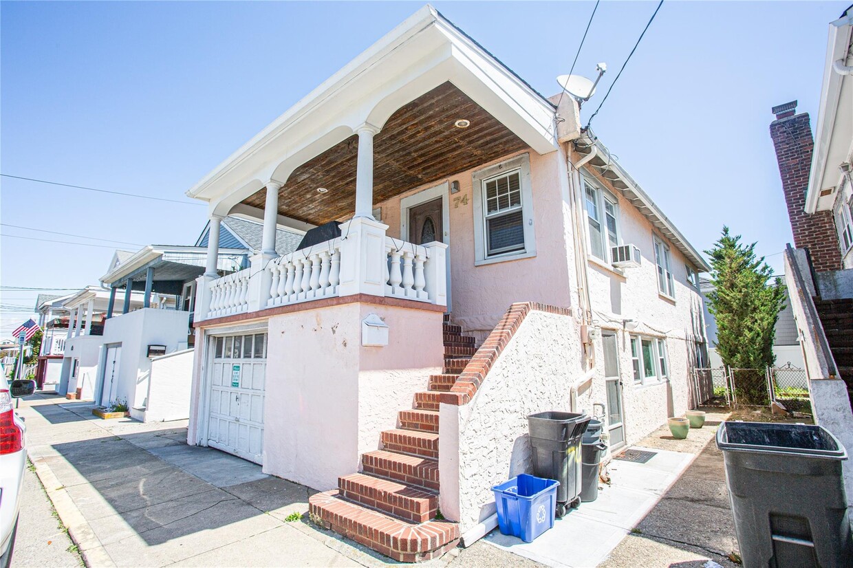Foto principal - 74 Rochester Ave