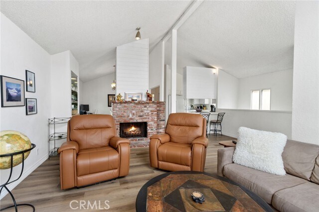 Foto del edificio - 423 Carnation Ave