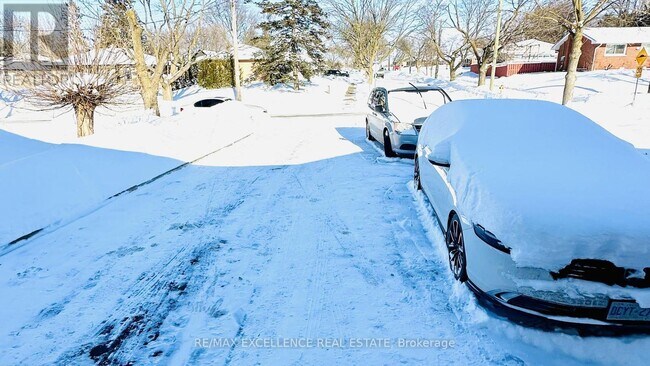 Building Photo - 35 Siebert Ave