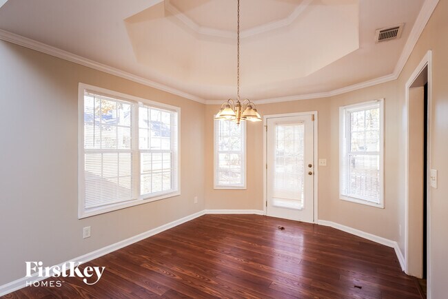 Foto del edificio - 311 Heatherwood Dr
