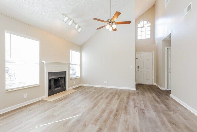 Foto del edificio - 3521 Glenfalls Dr