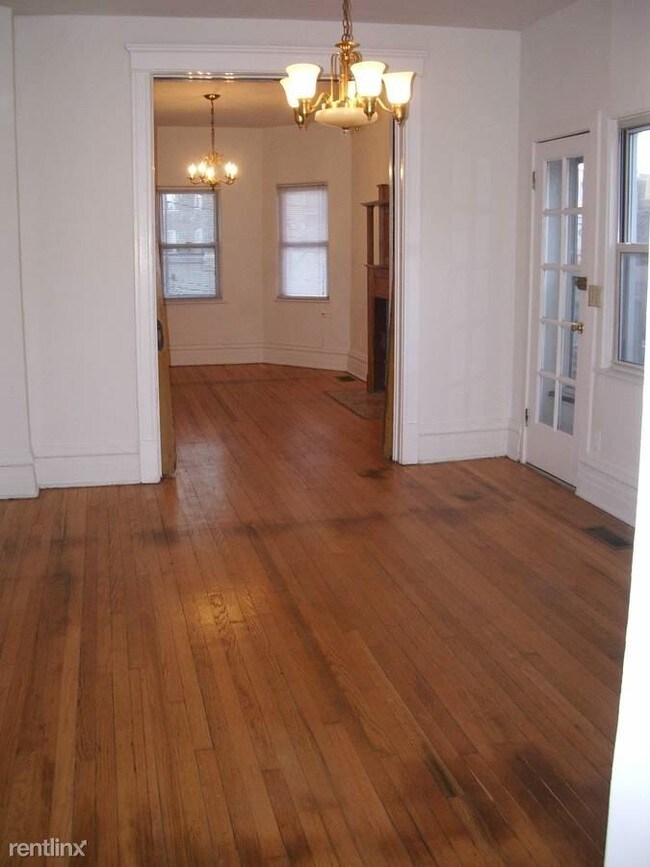 Building Photo - 3215 N Dayton St