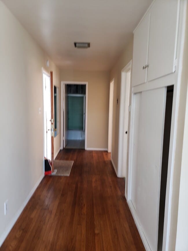 Building Photo - 4811 E Ocean Blvd