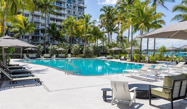 Foto del edificio - 1500 Bay Rd