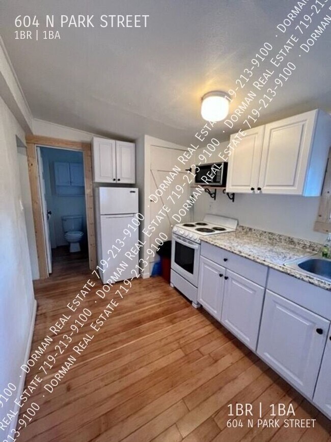 Foto del edificio - 604 N Park St