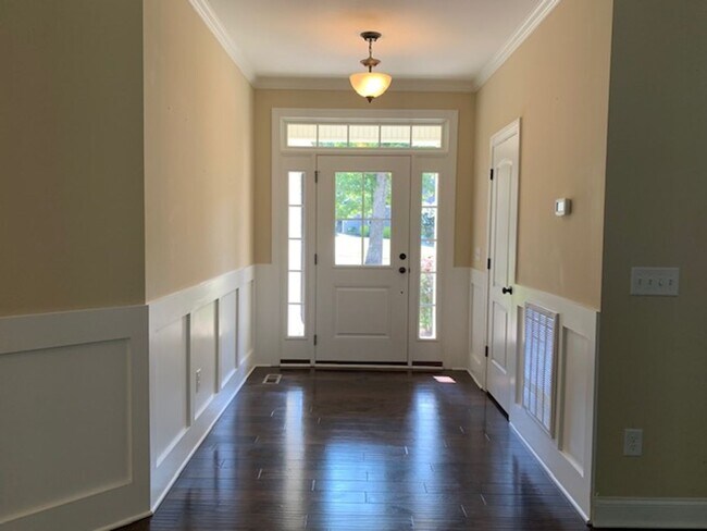 Foto del edificio - 2486 Golden Forest Dr