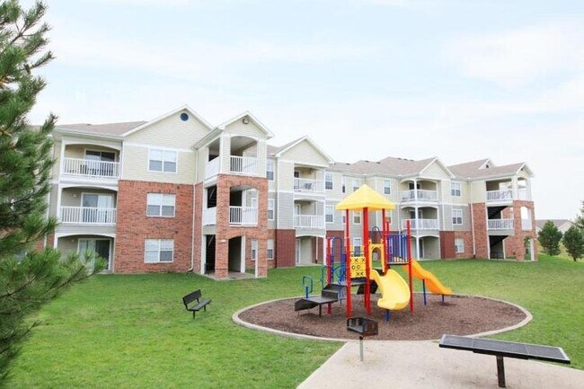 Building Photo - 9400 N Oak Trafficway
