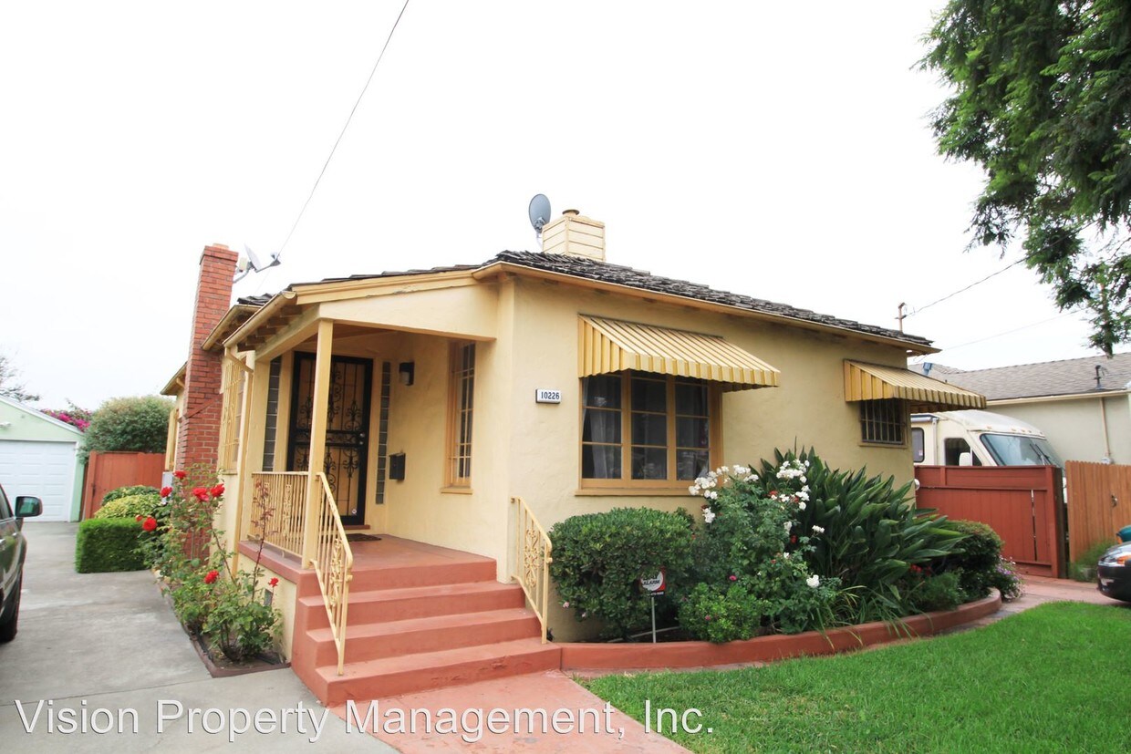 Primary Photo - 10226 Royal Ann St