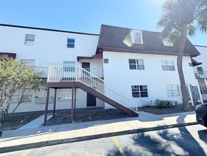 Building Photo - 9005 Tudor Dr