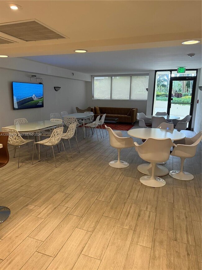 Foto del edificio - 170 Ocean Ln Dr