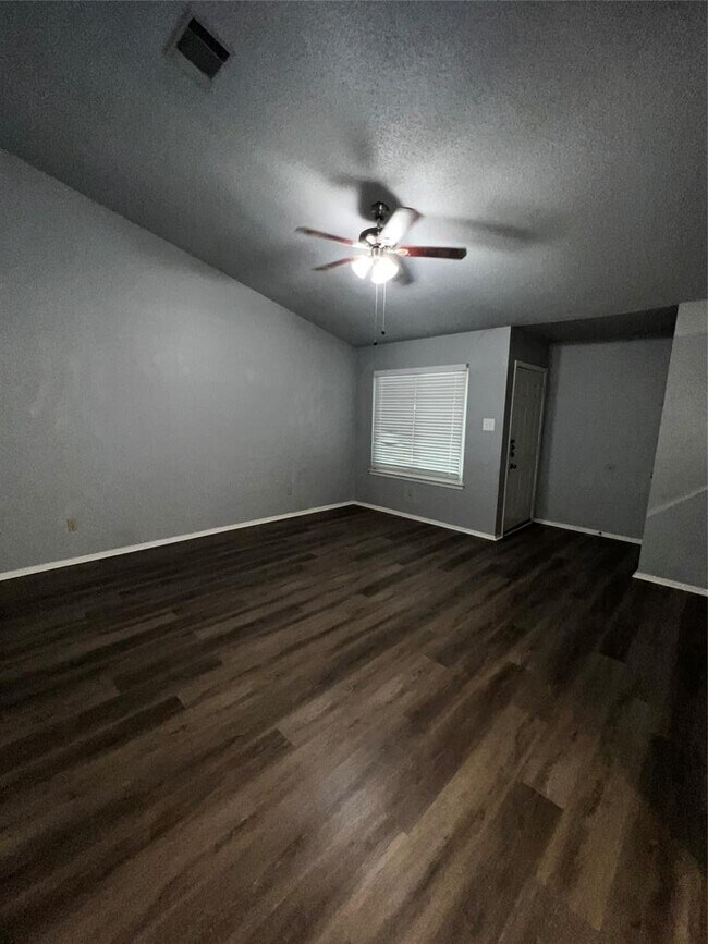 Foto del edificio - 617 Greenlawn Blvd