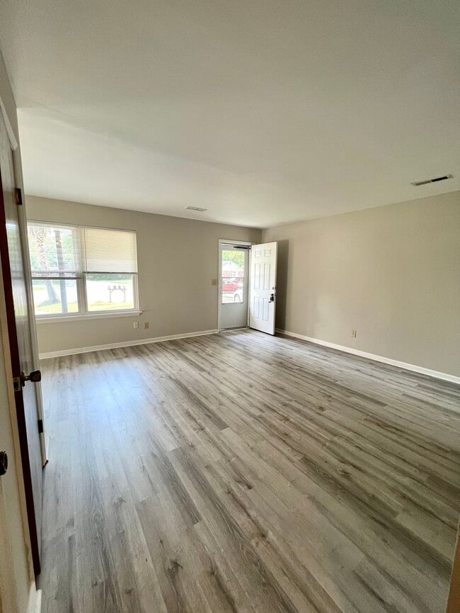 Foto del edificio - Great 2Br 1Ba Dorchester II School District