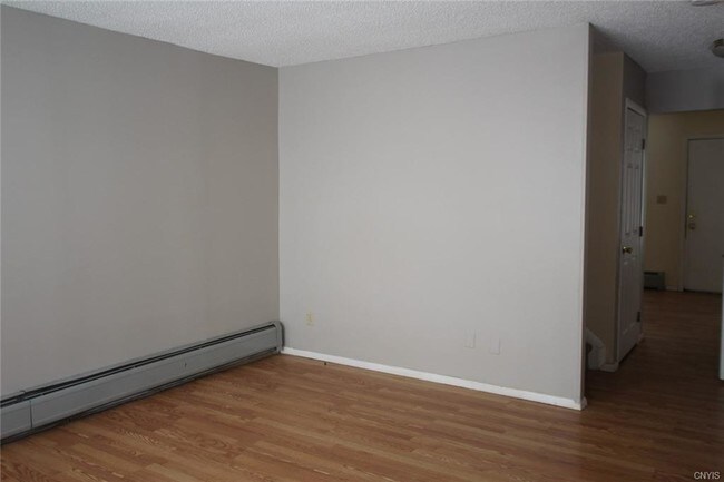 Foto del edificio - 33 Norris Ave
