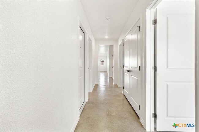 Foto del edificio - 1226 Lehmann Dr