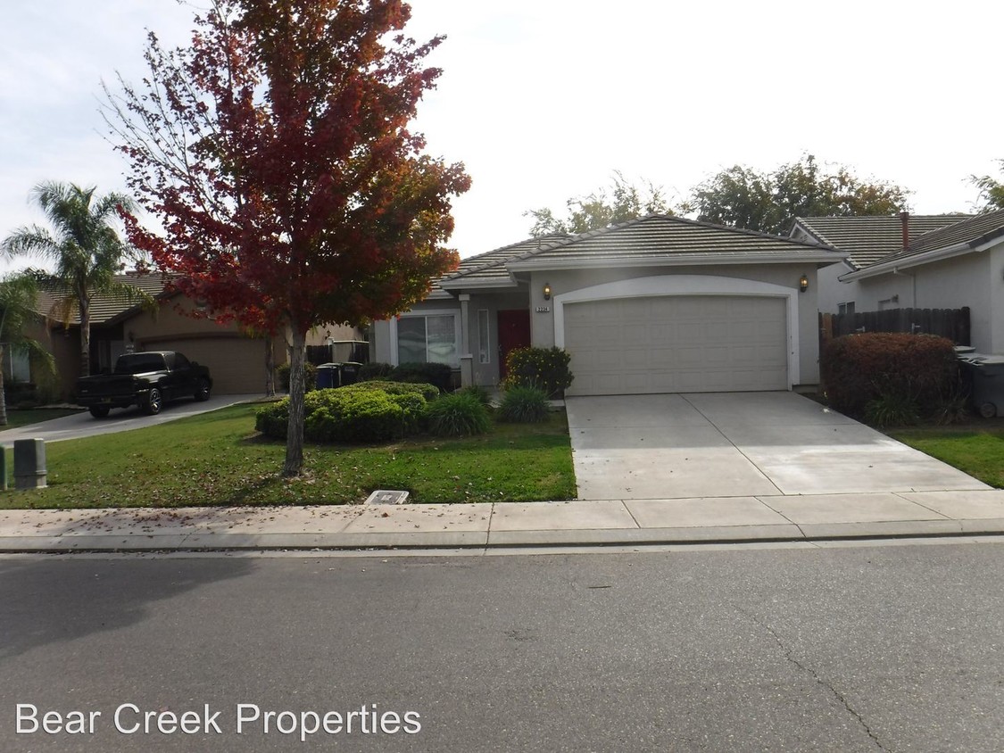 Foto principal - 3 br, 2 bath House - 2234 Sugarpine