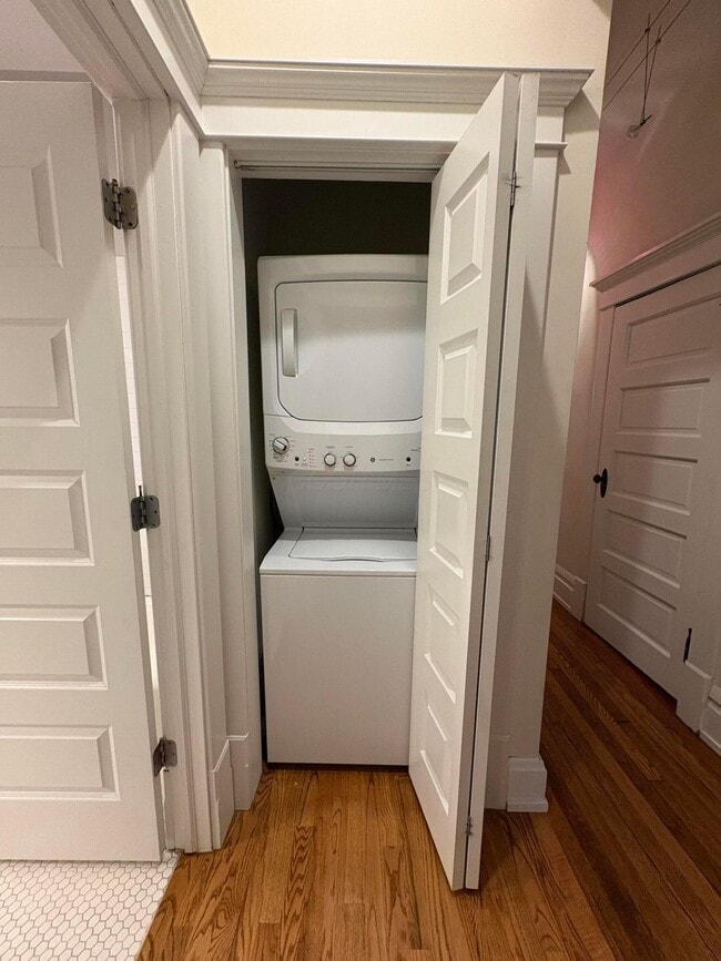 Foto del edificio - 815 Neil Ave