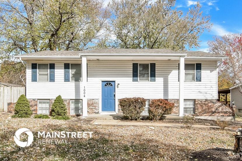 Primary Photo - 1004 NE Westwind Ct