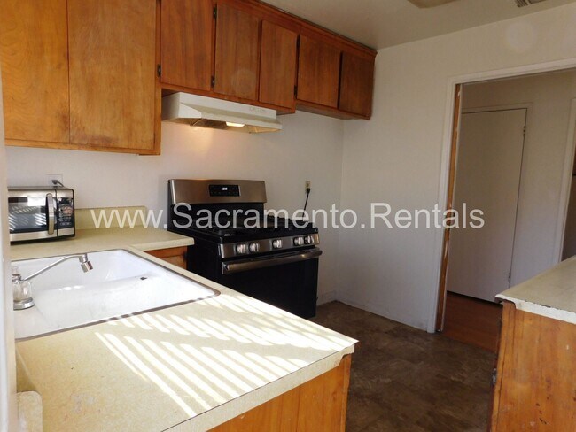 Building Photo - 3 br, 1 bath House - 4008 32nd Street