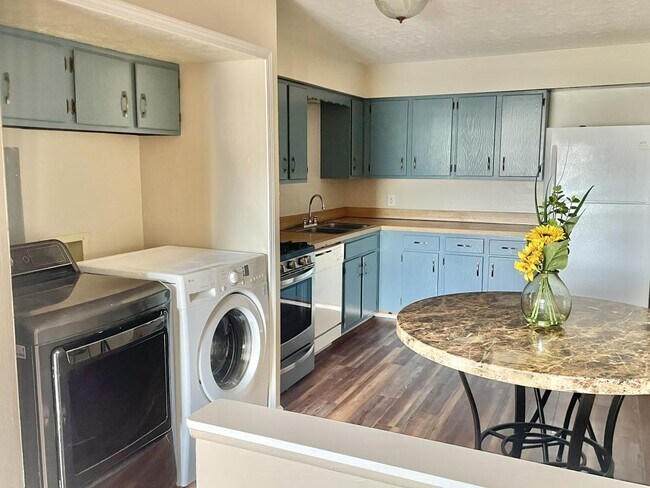 Foto del edificio - 8982 Portage Pointe Dr
