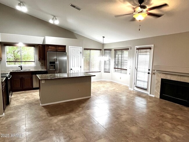 Building Photo - 16117 E Glendora Dr