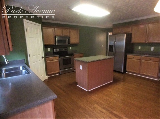Building Photo - 5900 Fairington Farms Ln