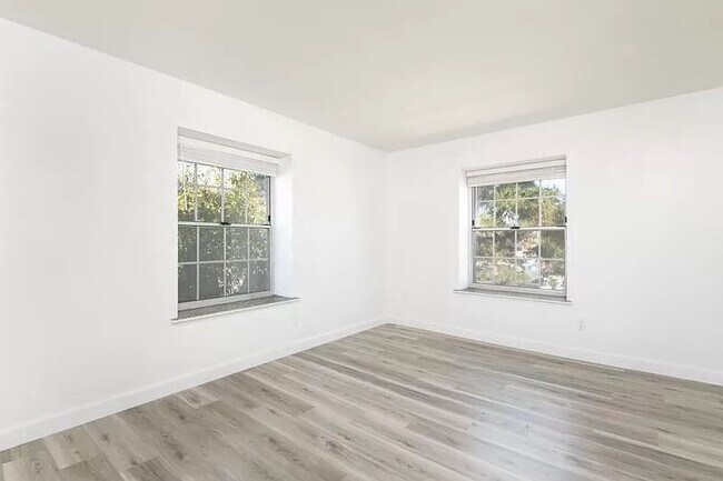 Bedroom 1 - 1915 Mount Vernon Ct