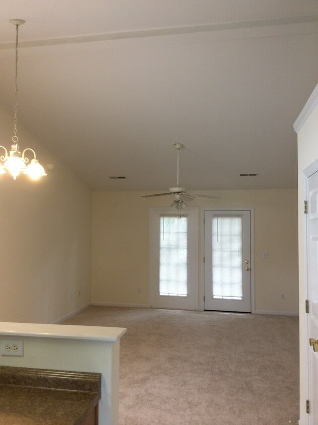 Updated flooring, McClelland Town homes 2BR/2Bath one level patio home, with back court yard! Clo... - Updated flooring, McClelland Town homes 2BR/2Bath one level patio home, with back court yard! Clo...