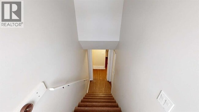 Building Photo - 11201-11298 98 St