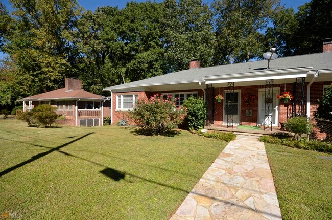 Foto del edificio - 205 Oakland St