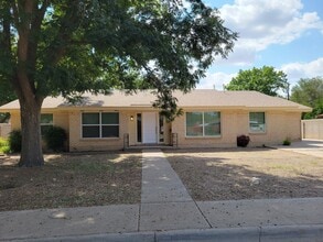 Building Photo - 3208 Futura Dr