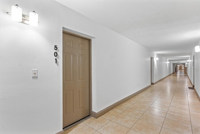 Foto del edificio - 701 NW 19th St