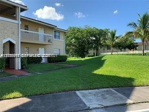 Foto del edificio - 895 Twin Lakes Dr