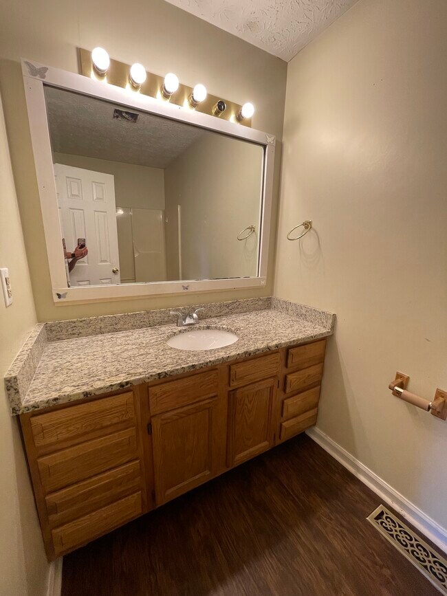 Building Photo - 1231 Berdine Way