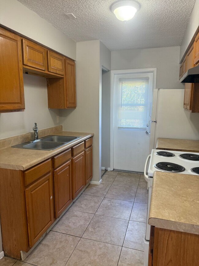 Foto del edificio - 2 Bdrm 1 Bath Apartment in Bradenton, FL