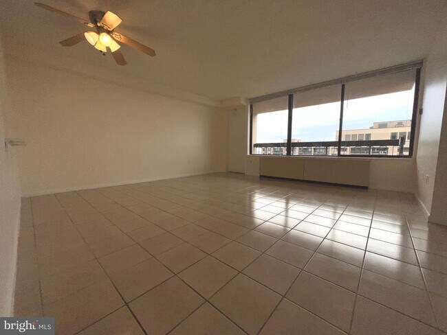 Building Photo - 3701 S George Mason Dr
