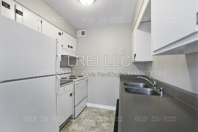 Building Photo - 3105 Fordhaven Rd