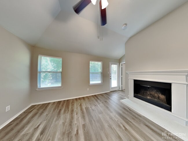 Building Photo - 2544 Taos Dr