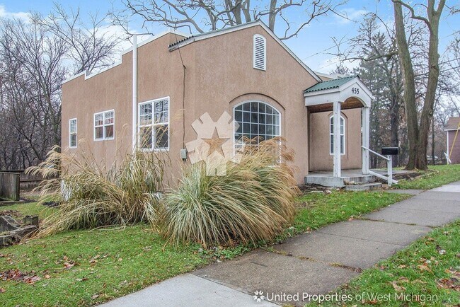 Foto del edificio - 455 Cedar St NE
