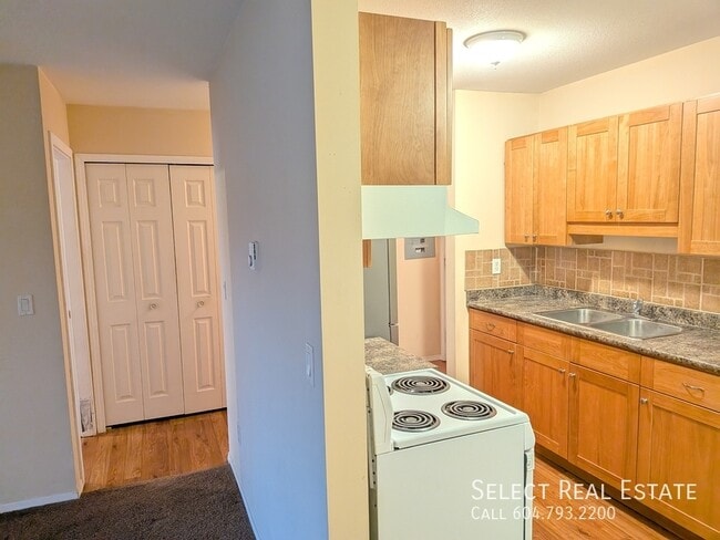 Building Photo - 1755 No 9 Highway308