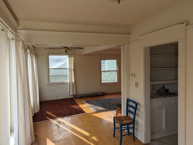 Building Photo - 418 N 59th St