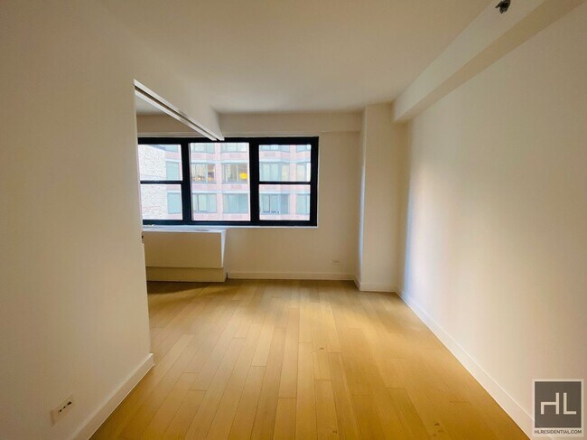 Building Photo - East 39th Street