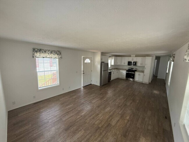 Foto del edificio - 93 Curtis Ln
