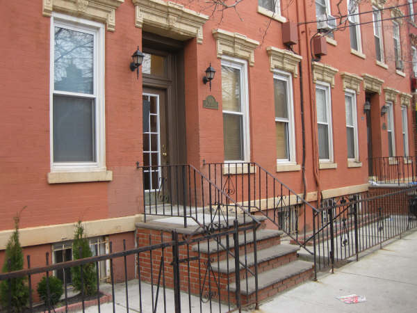 Building - 621 Willow Ave