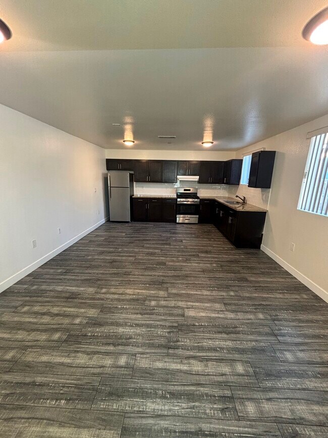 Foto del edificio - 457 E 30th St