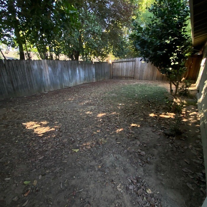 Foto del edificio - Charming and Well-Maintained 3-Bedroom, 2-...