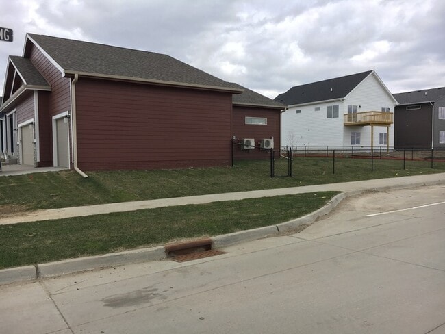 Foto del edificio - 1851 NE Little Beaver Dr