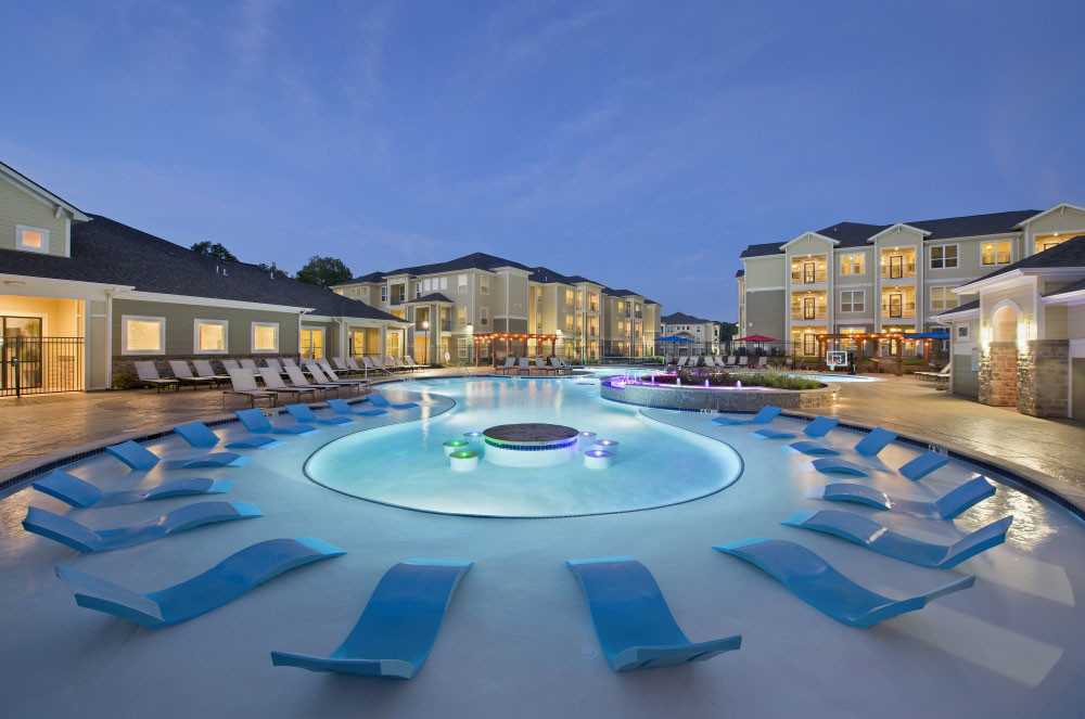 Resort Style Pool - Domain at Oxford- Student Living